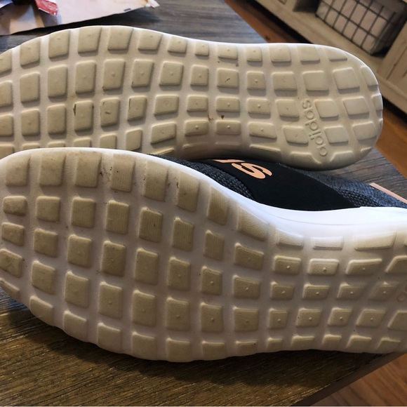 Adidas slid on women athletic shoes - Picture 5 of 6